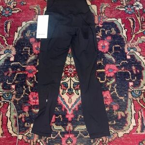 Lululemon wunder  cropped Black Leggings Womens size 2